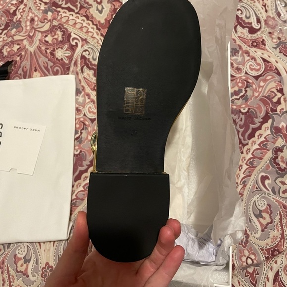 Marc Jacobs Elizabeth Flat Sandal - Picture 8 of 8